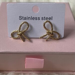 Bow Earing.
