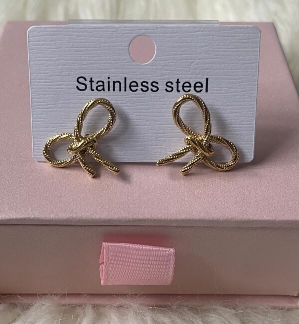 Bow Earing.